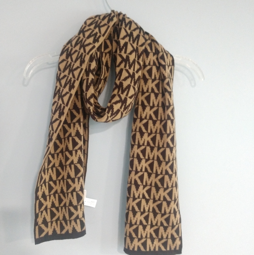 Micheal Kors scarf